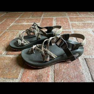 Womens Chaco ZX2 classic, size 6, in the color “waterfall forest”